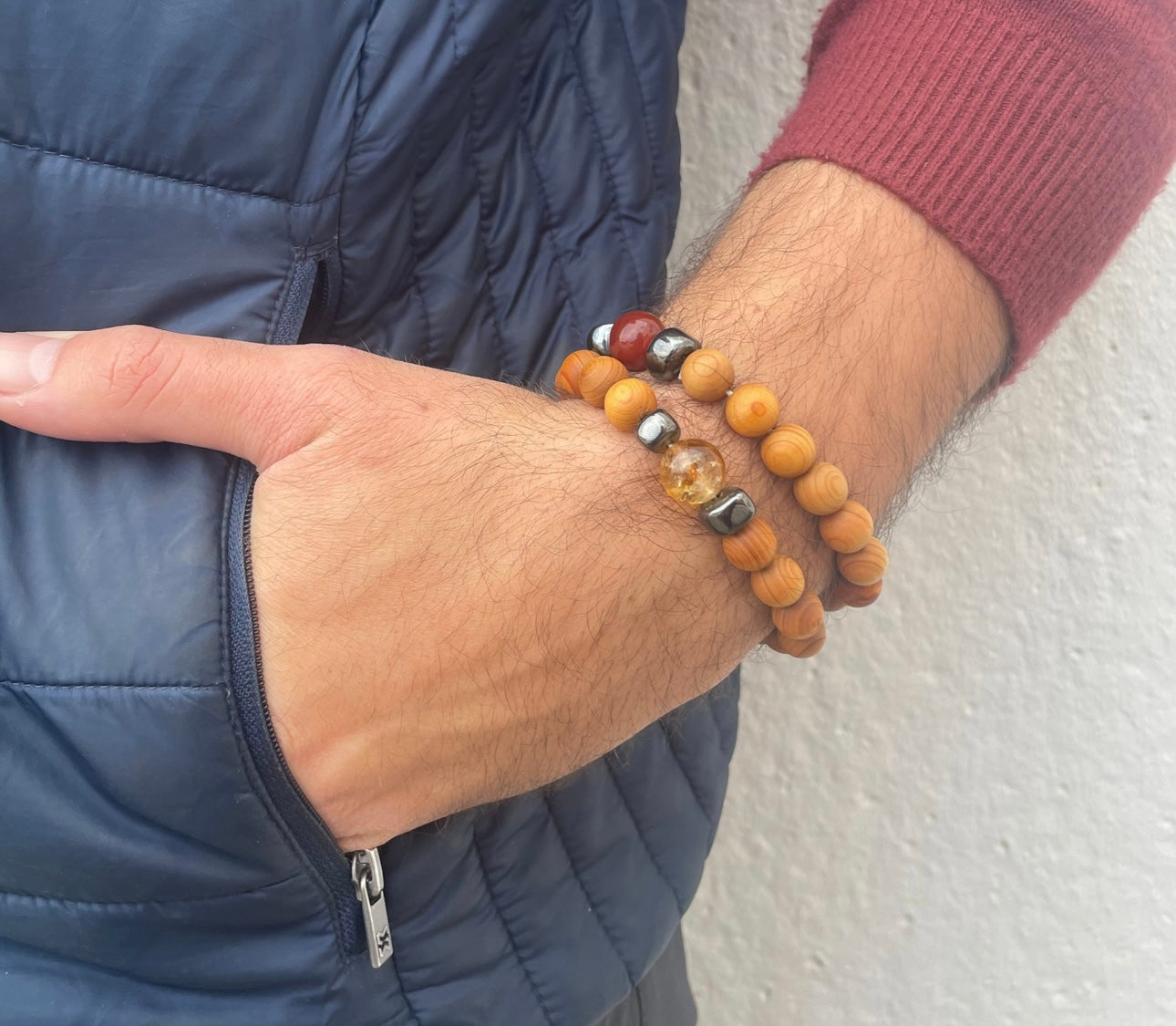 Pulsera de cedro y jaspe rojo (chakra raíz)