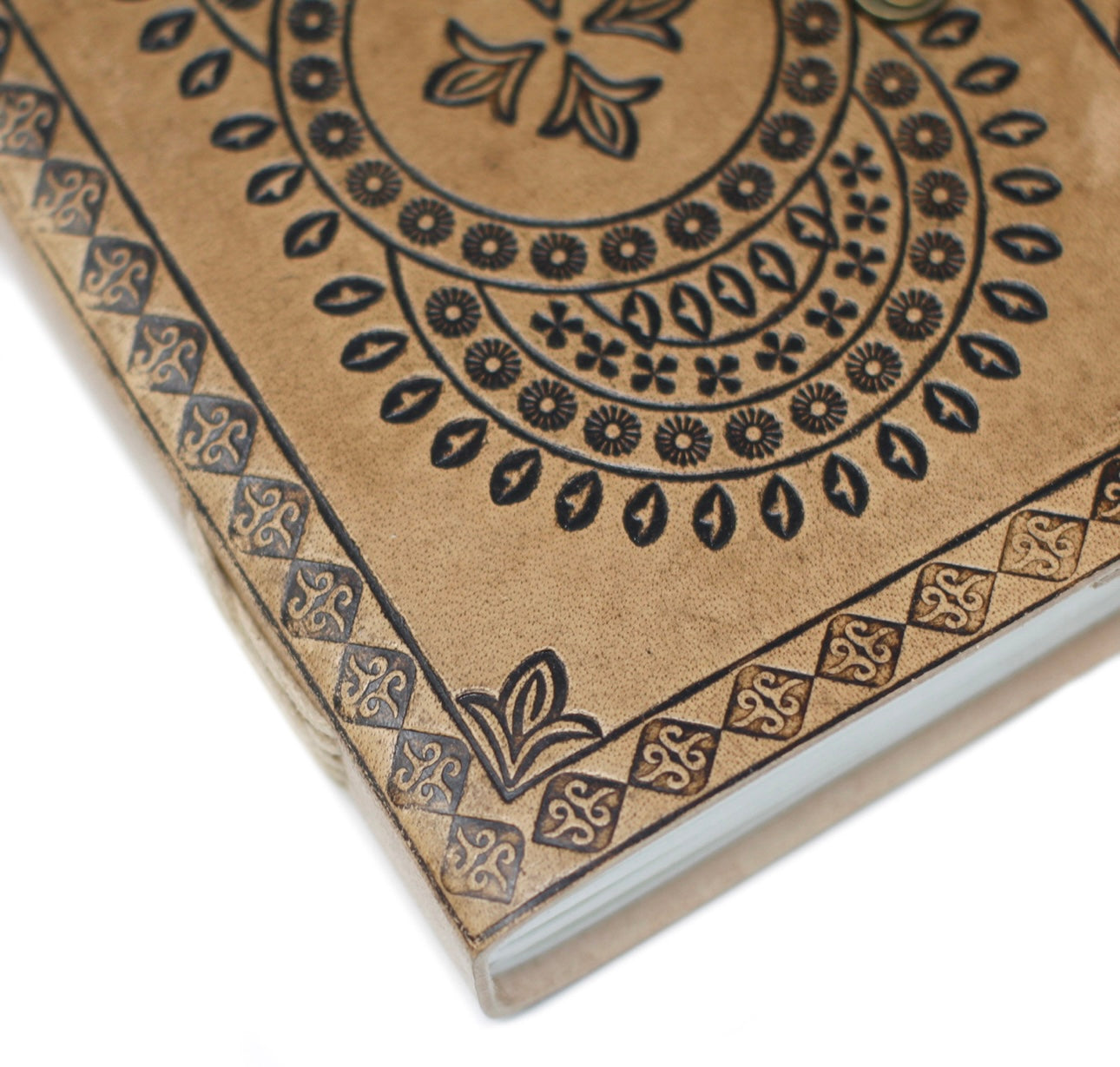Cuaderno de cuero grabado (18x13)
