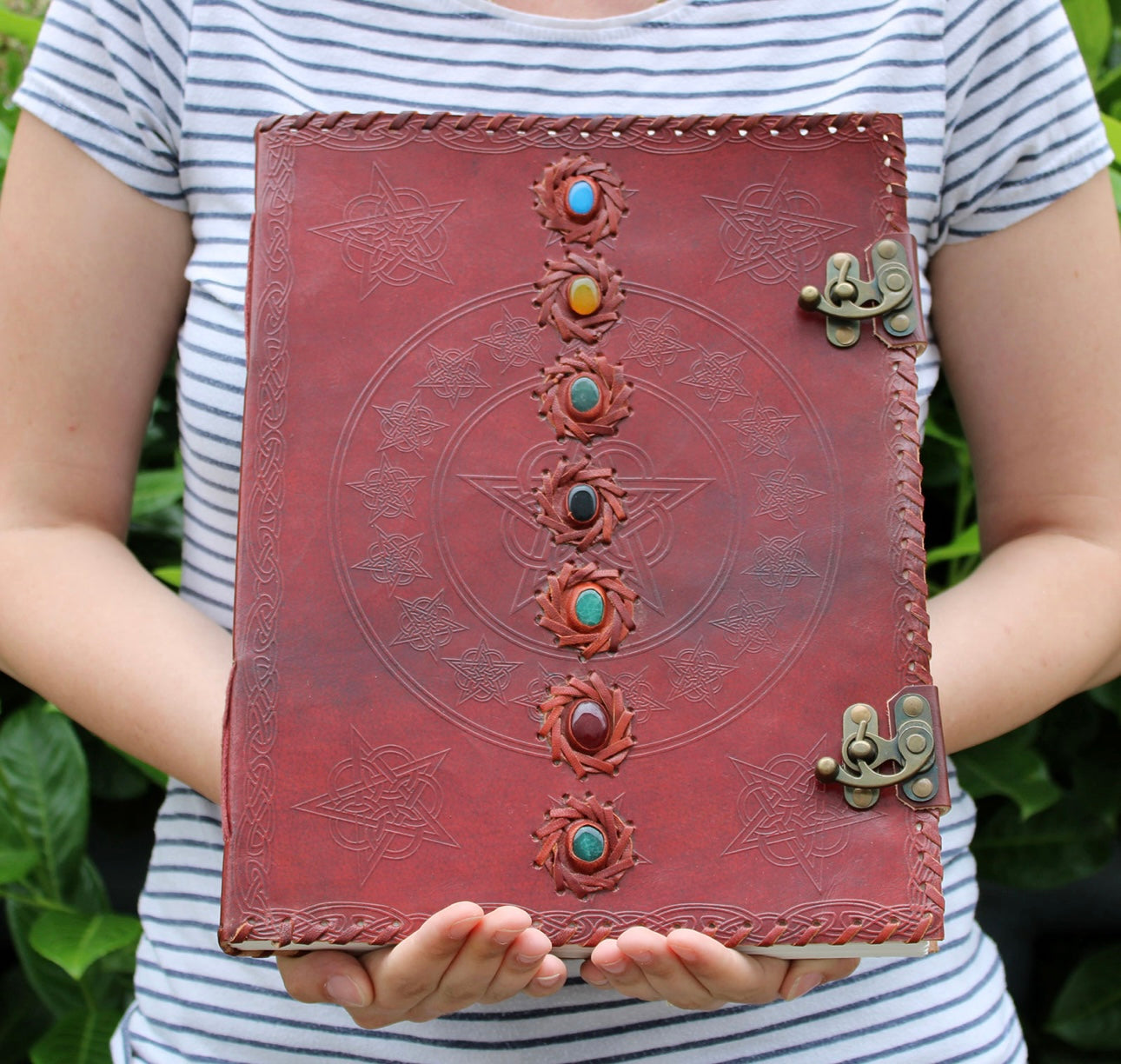 Cuaderno de piel con gemas -200 páginas (33x25cm)