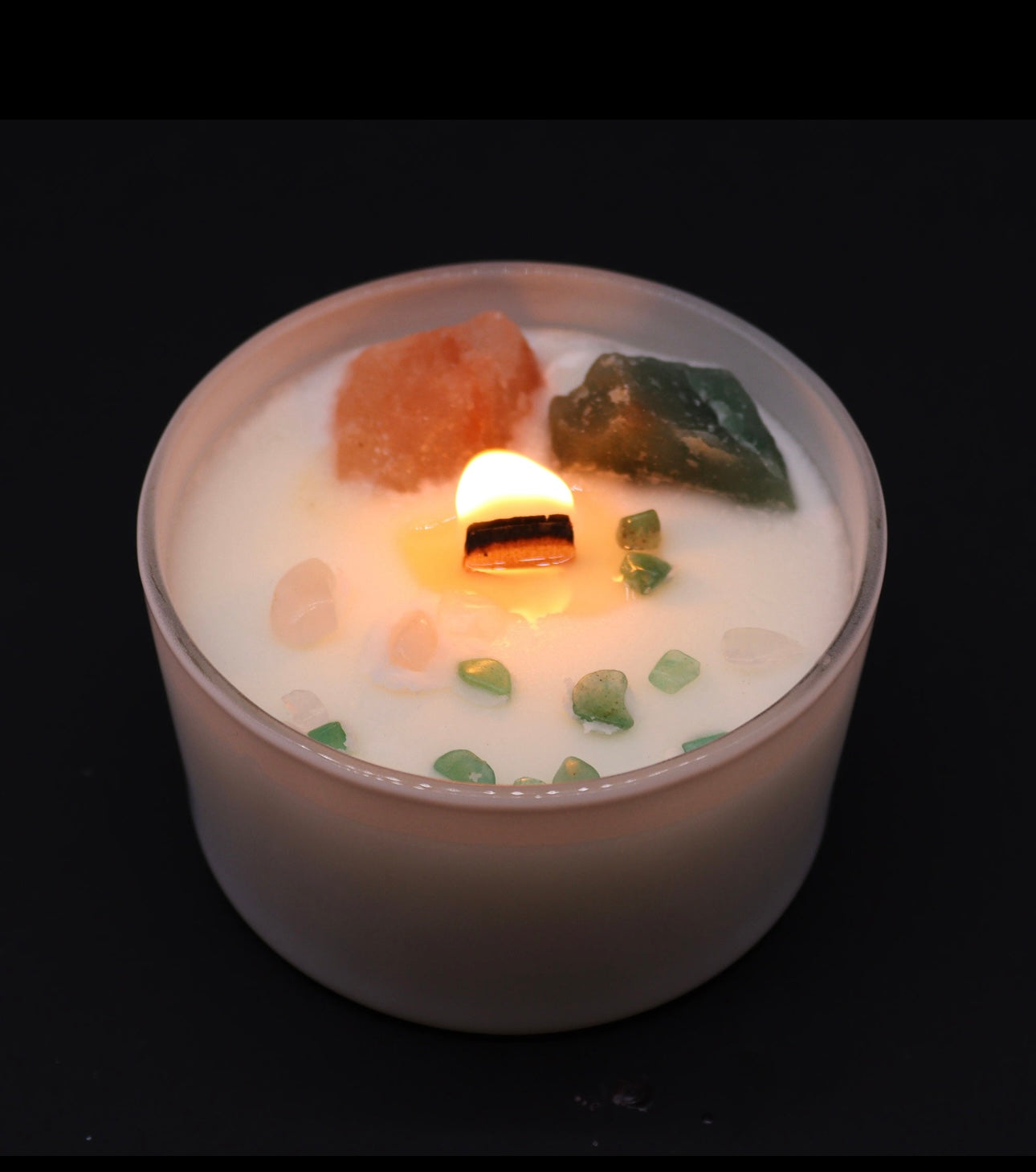 Vela con gemas. Chakra corazón