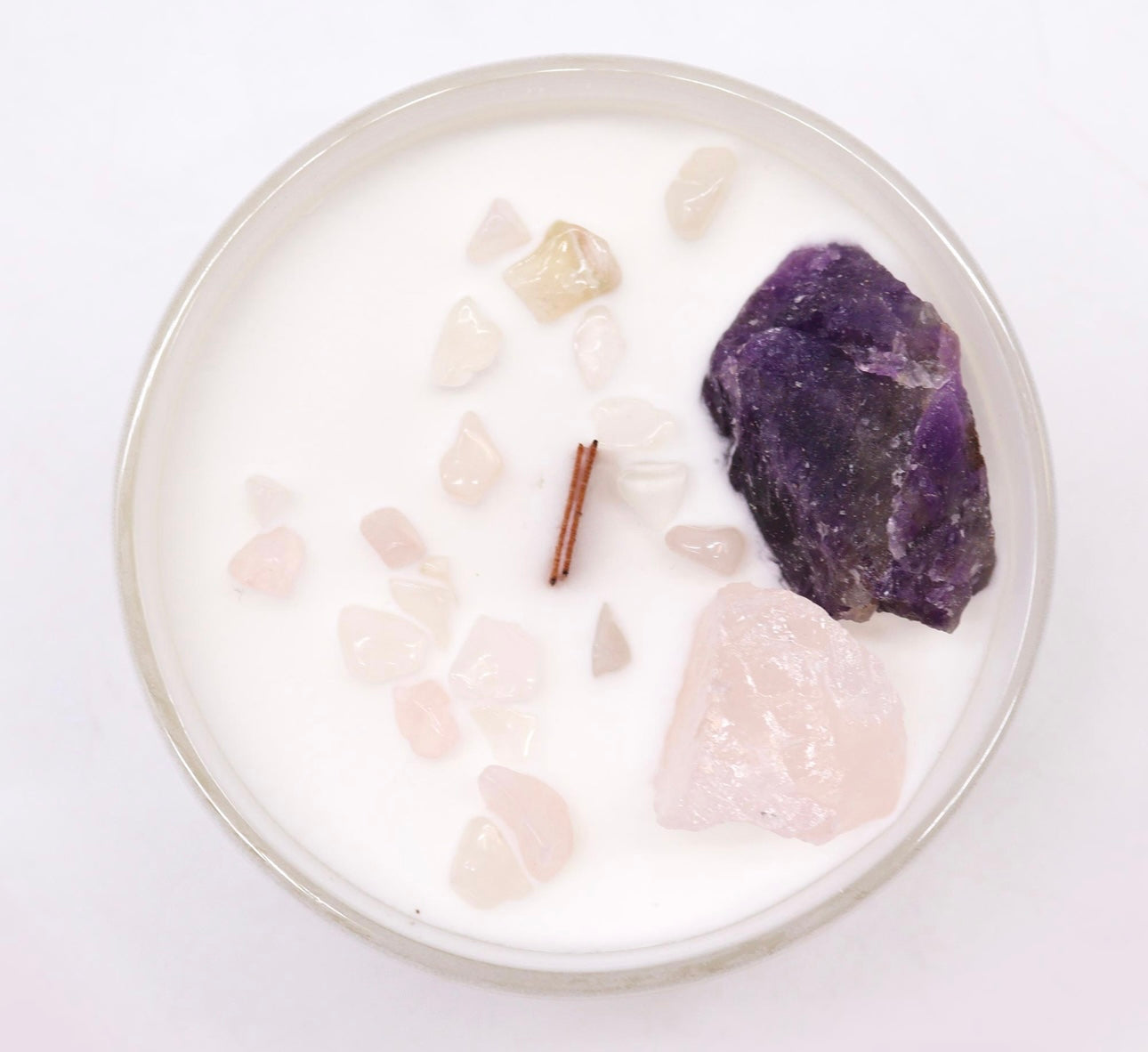 Vela con gemas. Chakra tercer ojo
