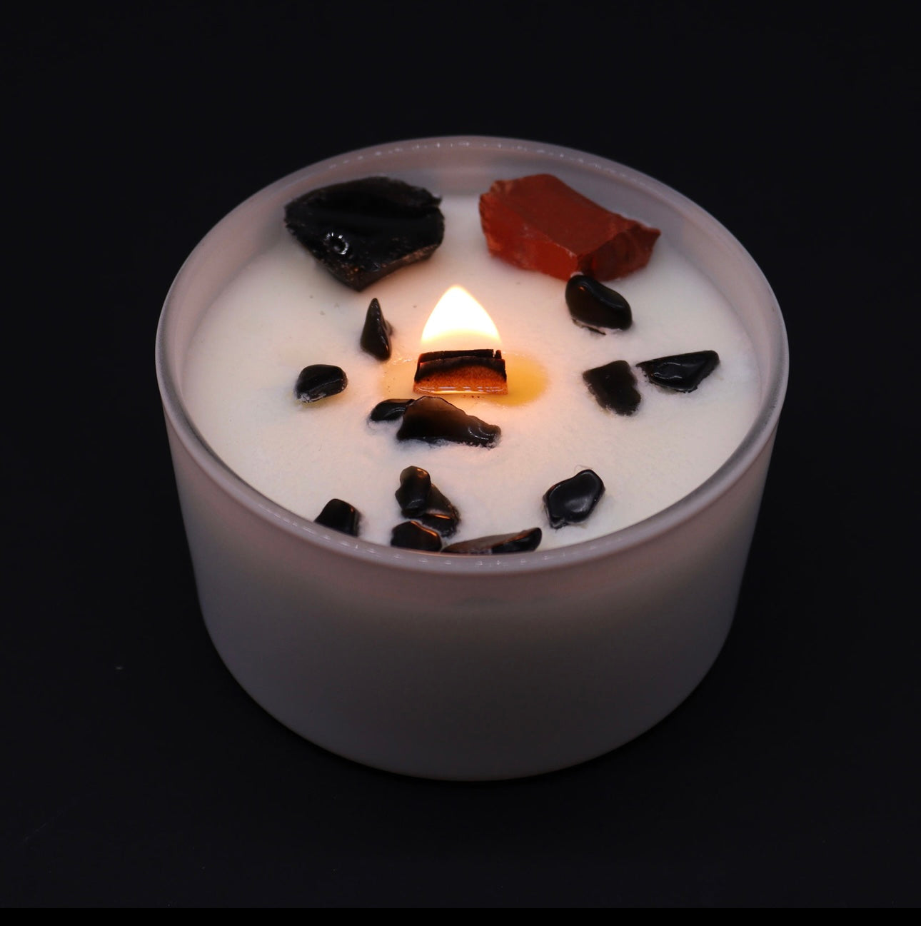 Vela con Jaspe rojo y Ágata Negra. Chakra Raiz