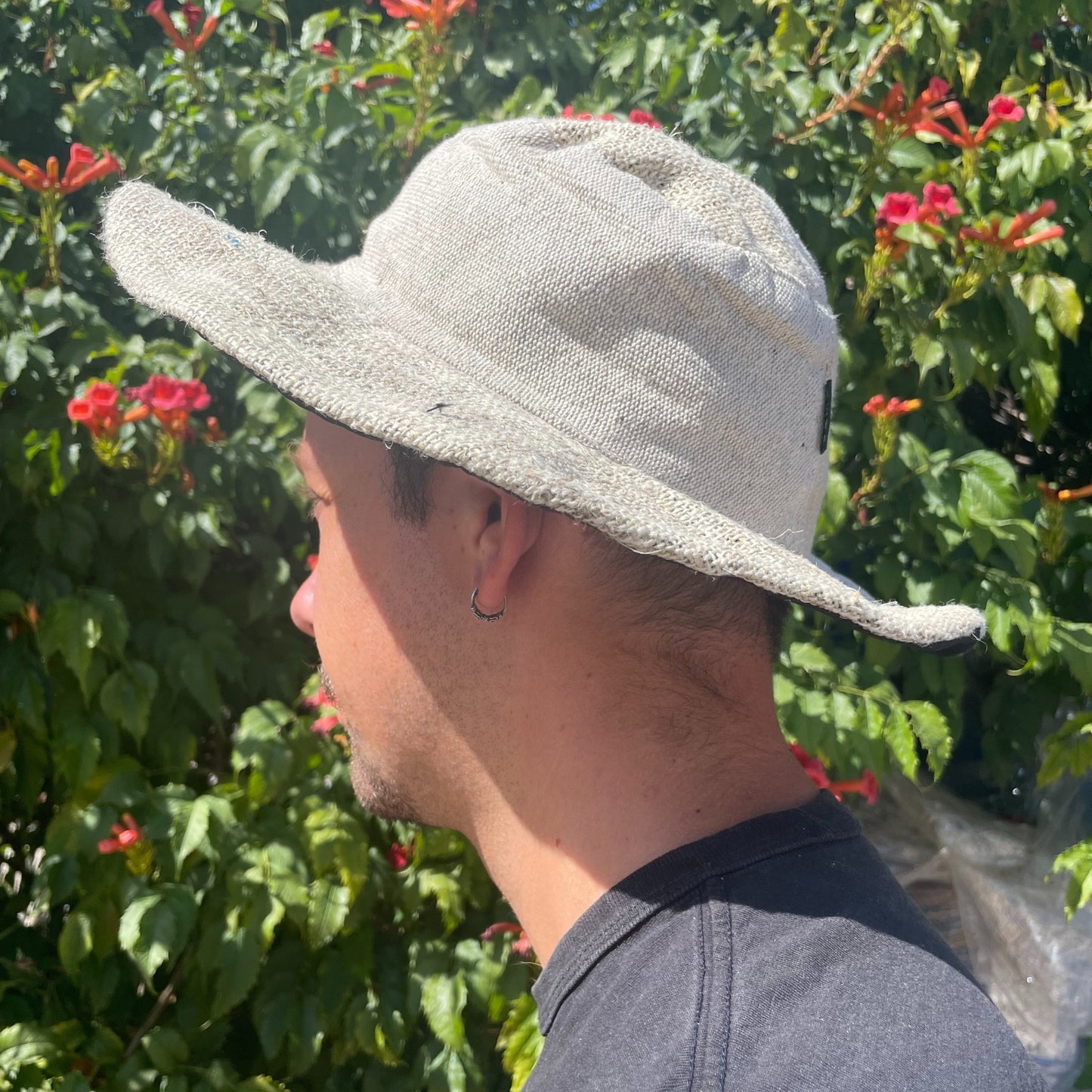 Sombrero boho chic de cáñamo y algodón con parches y aros - Natural