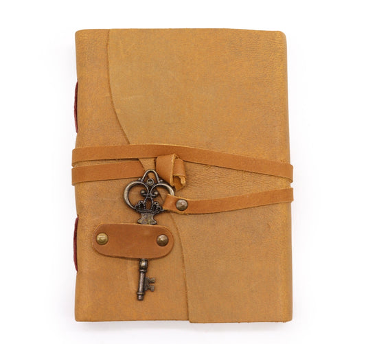 Cuaderno de cuero curtido y llave 200 páginas (13x18)