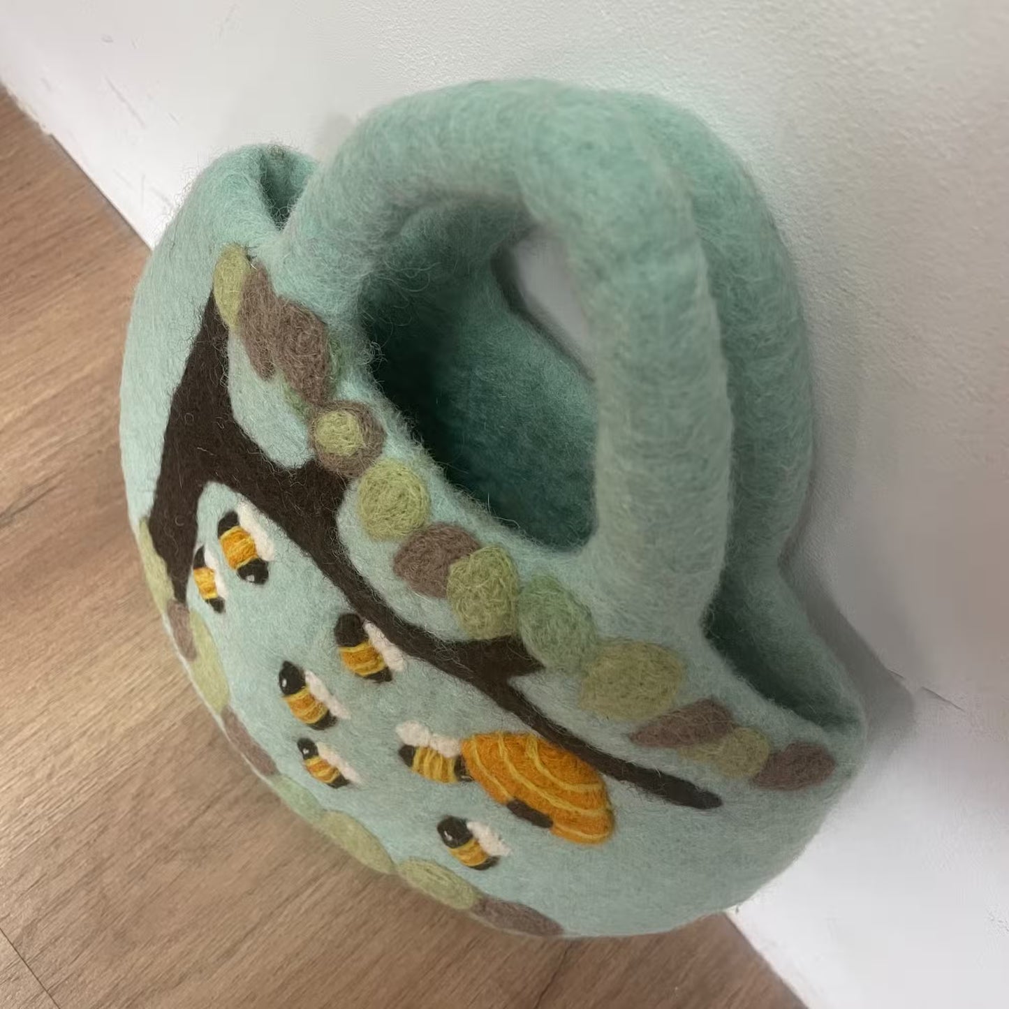 Bolsa de fieltro al agua- árbol y colmena - 35 x 27 cm